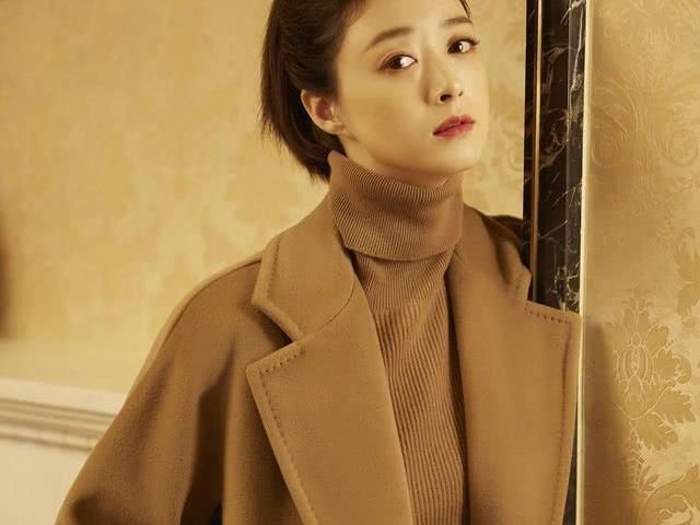  #色彩#在春季穿衣服看起来枯燥乏味，你学会运用色彩了吗？