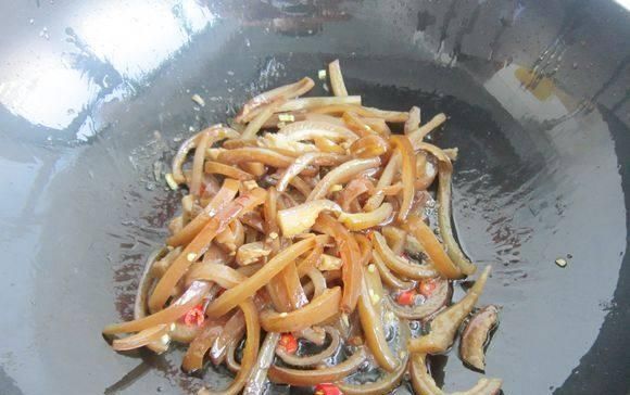  「猪皮」它是“天然胶原蛋白”，5块钱1斤，比敷面膜管用，40岁不显老