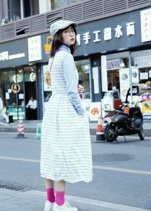  显瘦：微胖女生怎么穿好看？学会这10种搭配，遮肉显瘦又时髦