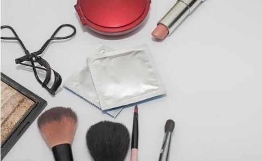 有的人喜欢贵的有的喜欢买便宜的化妆品,这些