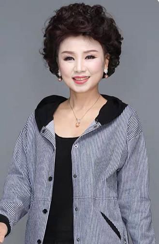  「采用」真漂亮!现在的女人都喜欢穿这种连衣裙,修身显瘦,优雅减龄