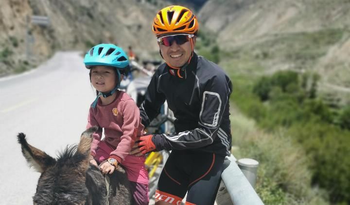找妈妈去! 40岁老爸带4岁女儿骑行川藏线, 30天2150公里