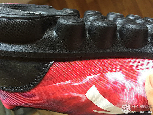 创意不错但没有做好-ANTI 安踏 ANTA 柔软柱跑鞋开箱