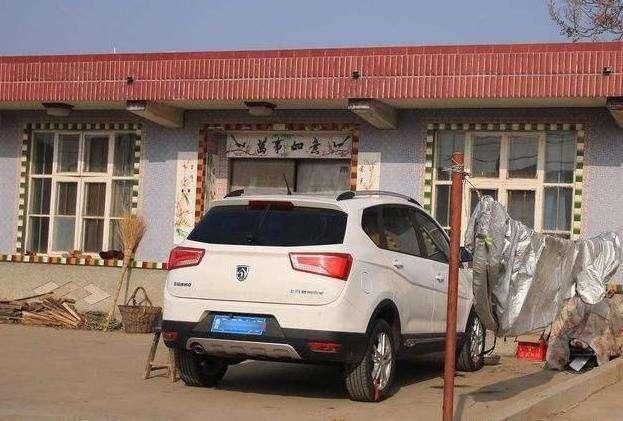  不住|农村怪相：有地不种、有房不住、有车不可，这是为何？答案