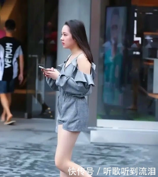 气质|平底鞋也能打造仙女般的气质,甜美的装扮让美丽女孩穿出时尚感