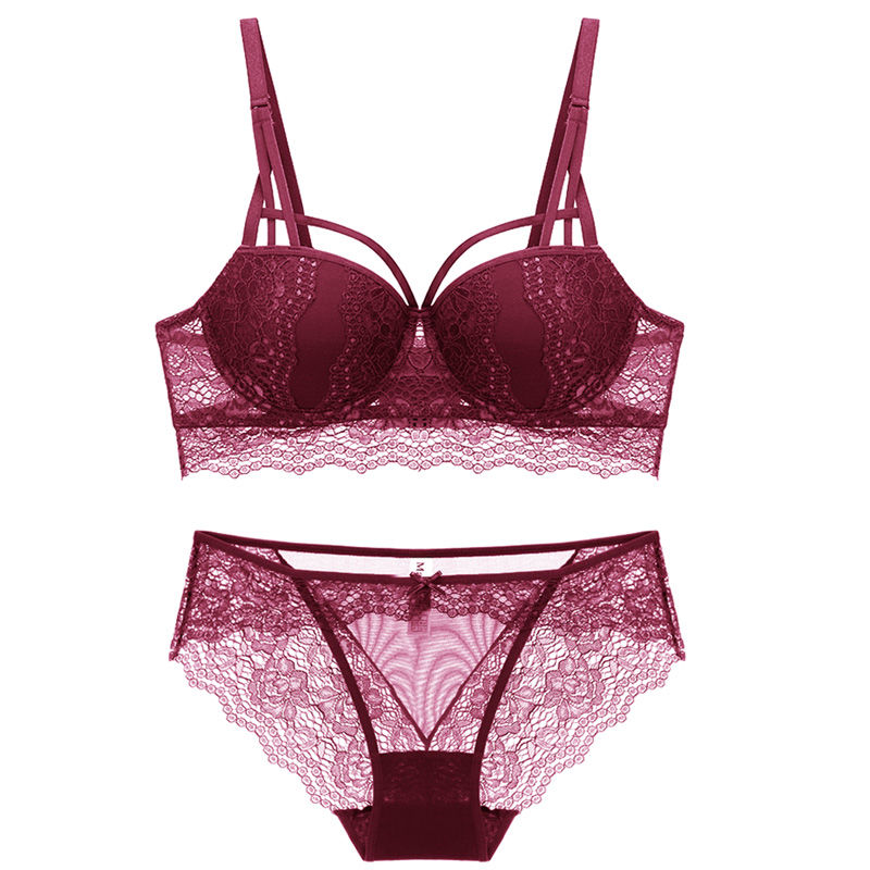 老式套装已过时，今年超流行蕾丝款式，性感迷人不束缚