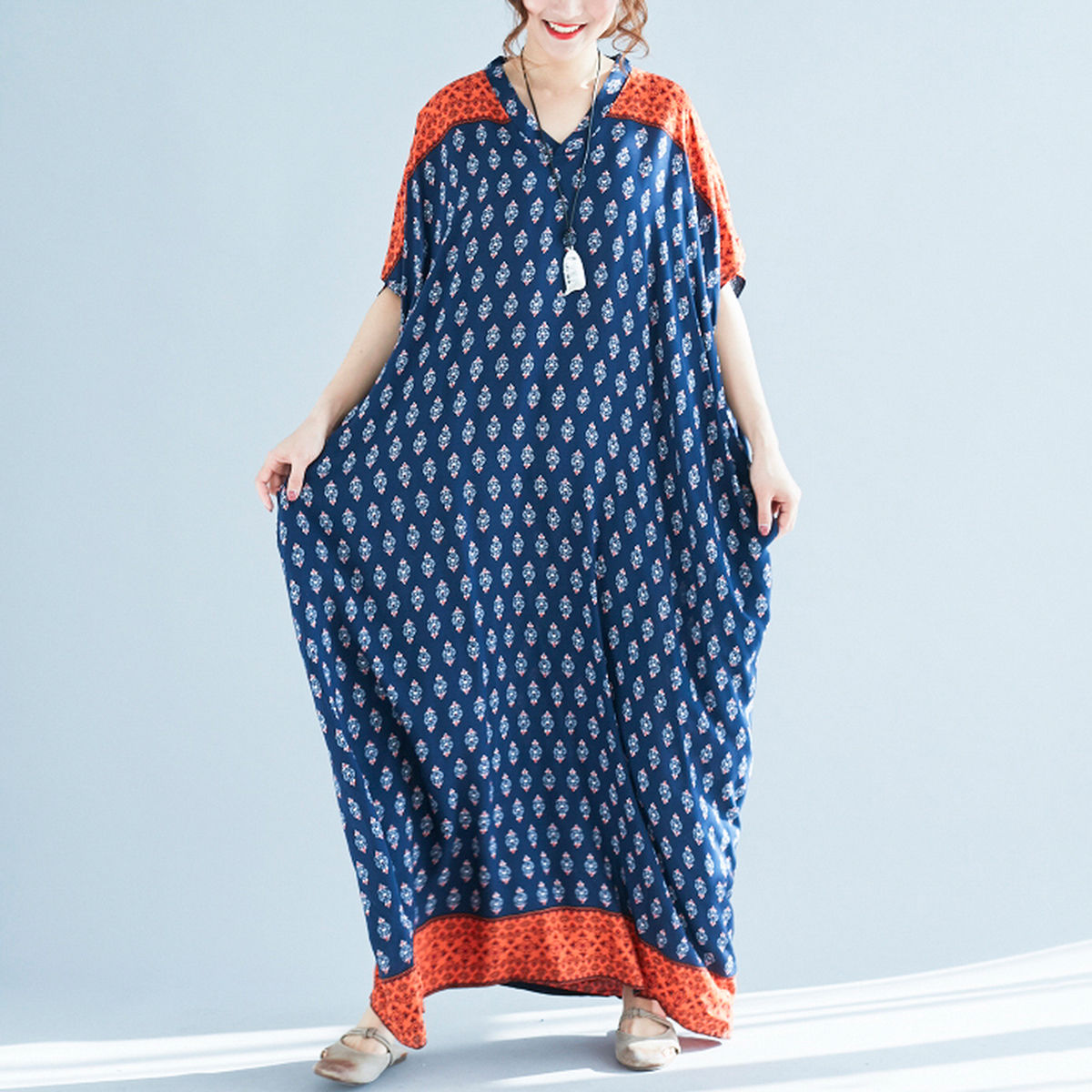 怪不得老婆不爱买打底裤，只因这“吊带裙”更漂亮，贼舒适呢