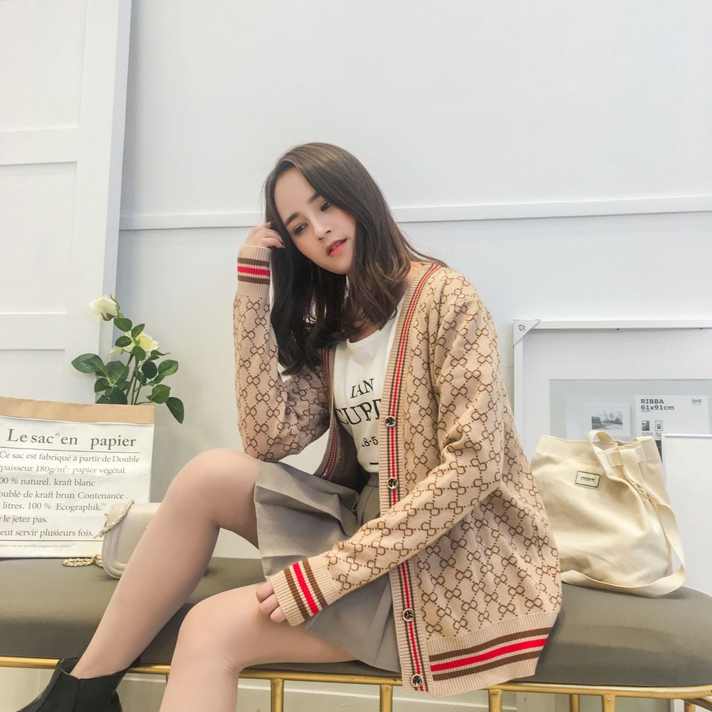 1米58的女人尽量少穿长外套，入秋就要这样穿，看着十分显高