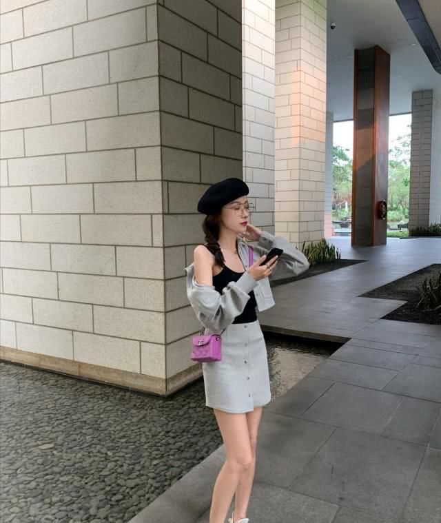  连衣裙@喜欢穿裙子的小姐姐，十套今年流行的裙装搭配，时尚减龄又洋气