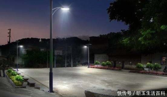 农村免费装路灯，农民却没什么好感？原来路灯有这3个问题