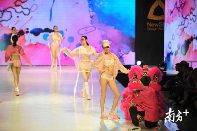 图集|超模大长腿小蛮腰全在这，佛山“维密秀”惊艳开show!