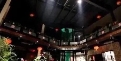  「巴掌」相声界最牛的人！郭德纲被他扇巴掌反赔笑脸，住3千平豪宅富得流油