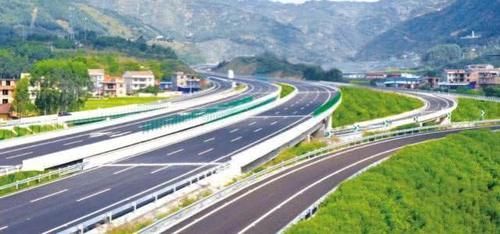  「高速」为什么国家要禁止使用混凝土修建高速公路了？网友：还