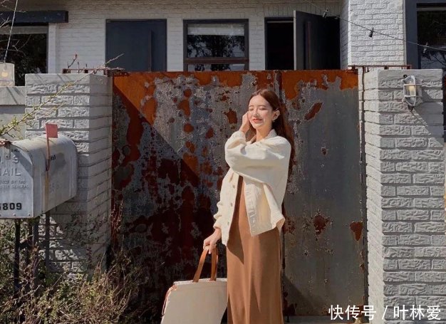 『白鞋』穿什么小白鞋今年“鞋王”是它,搭裙子、裤子超时髦,还不累脚