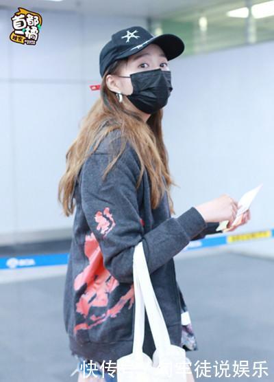 同样的发色，30岁赵丽颖嫩如少女, 20岁关晓彤却很显老