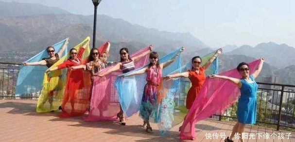 为什么说土豪才在国内游,穷人才选择出国?大妈的话扎心了!