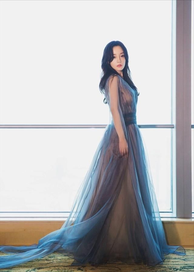 时尚U先生李小璐时尚搭配，性感十足，知性优雅，十足少女心