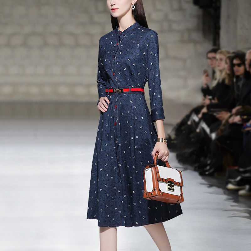 9月换的裙子，显嫩年轻，整条街看着都没我美，早该买多几条的