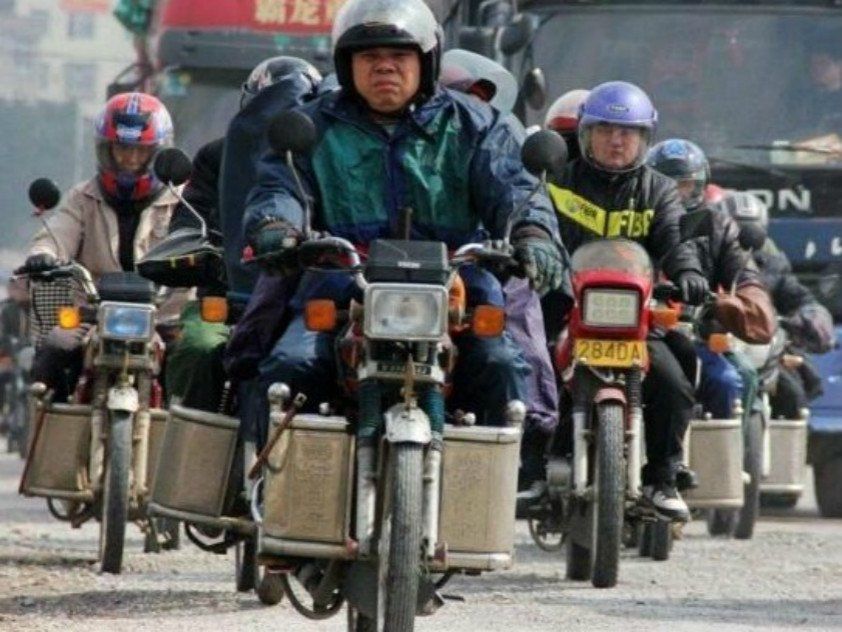 过去农村骑摩托成风，如今却被汽车取代，咋就丢了“江湖地位”?