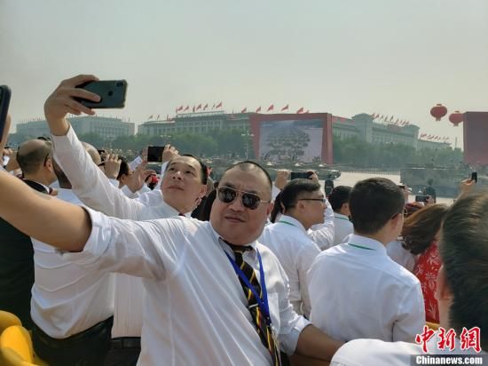  代表■香港警队代表参加庆祝中华人民共和国成立70周年大会