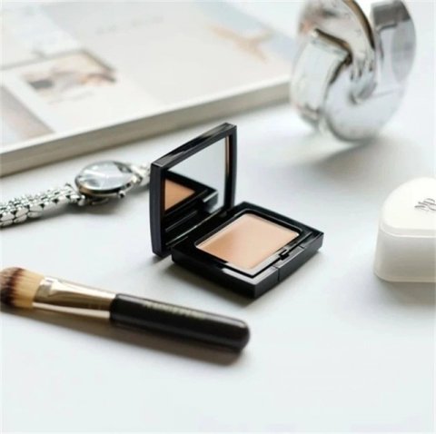  「粉底膏」这些跟风买的化妆品用一次就想扔？不，是你没有掌握正确用法