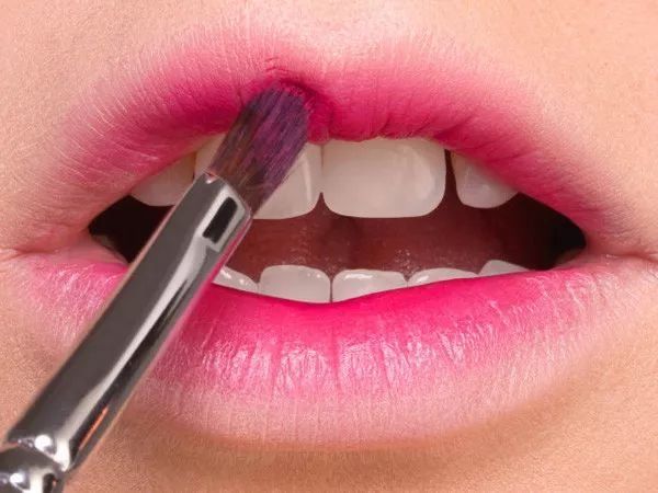 安利| 你的咬唇和高贵妃一样没气色?N种咬唇妆为什么只选这一种!