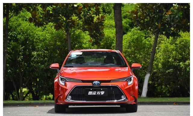  【汽车品牌】跟大家曰产对比，丰田汽车的这个平级车改善较大 ，操纵也有所提高