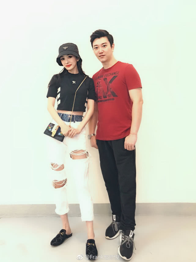 杨幂懒理离婚传闻,与小鲜肉连续4天在一起,并天天被“表白”