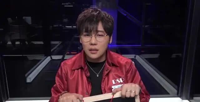  #刘维#姜思达为刘维宣传却直接晒出好友恳求对话，被网友吐槽太婊