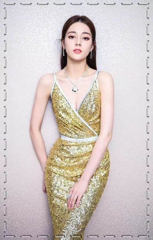 迪丽热巴也是“照骗”？离开PS玉臂变麒麟臂，网友：反差太大了