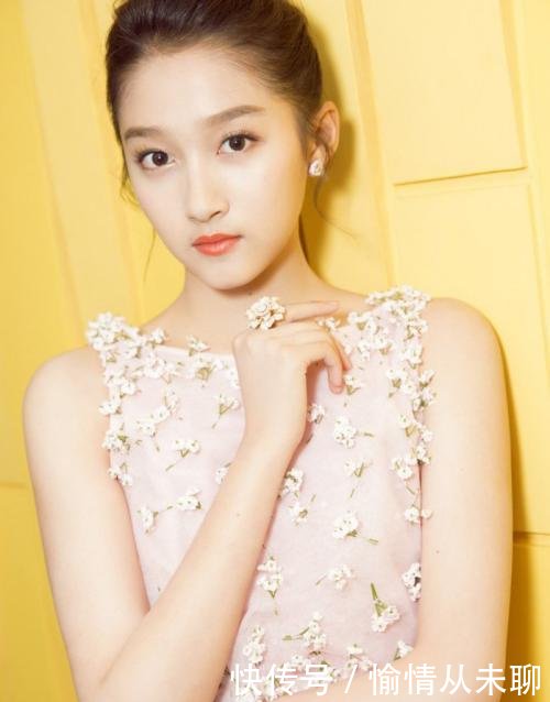 范冰冰因为税务一事登美国新闻周刊，结果关晓彤躺枪了