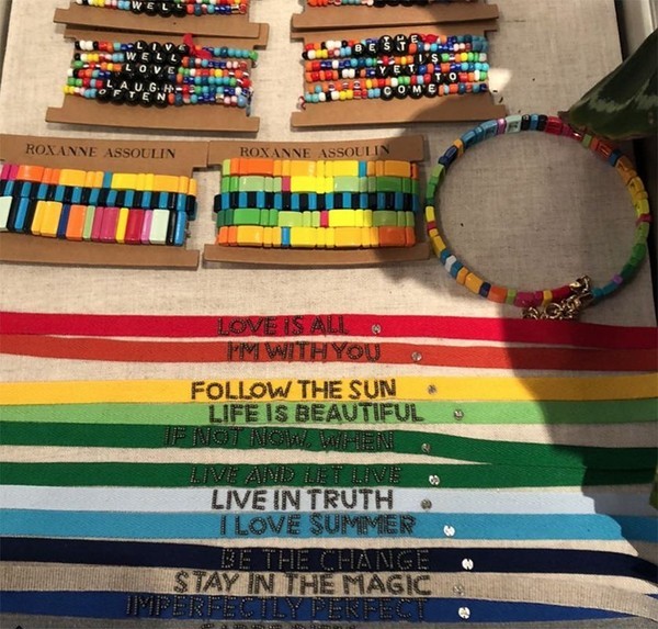 101女孩的少女感 原来靠这些“塑料”单品就能get