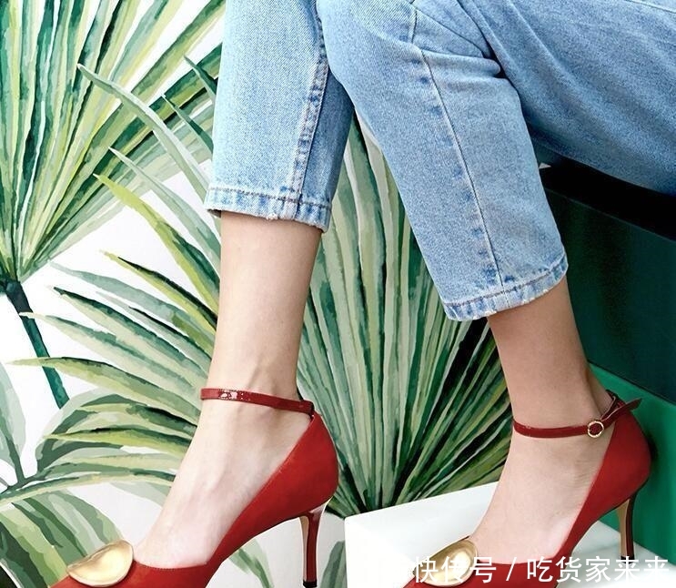  【遇上】女人遇上了尖头高跟鞋，散发独立的女王气场