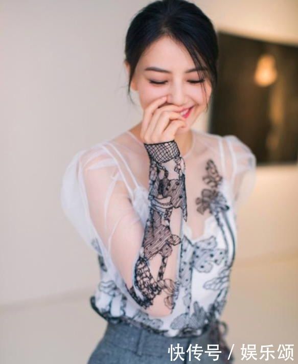 38岁高圆圆现身街头，头发乱成枯草，网友：确定这是气质女神？