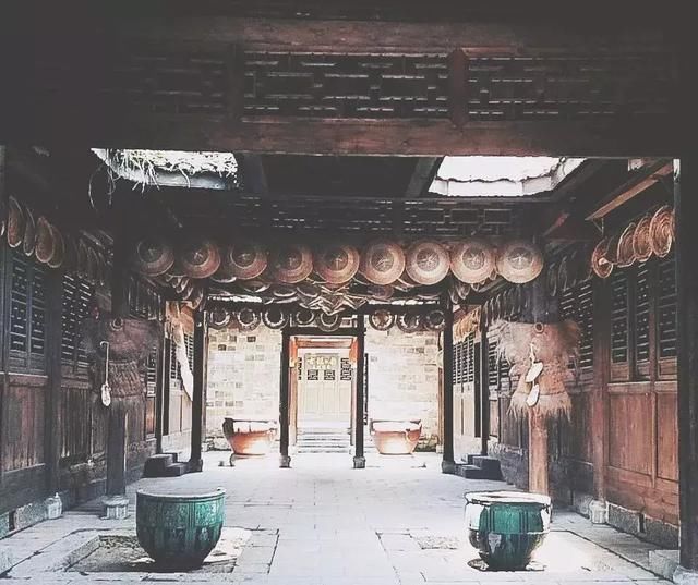 藏在火炉重庆的凉都秘境,坐拥8大清凉耍处,气温不超25℃!