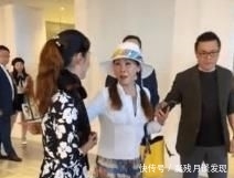 #少女#53岁田震近照曝光,梳双马尾扮少女,却被松垮皮肤抢镜
