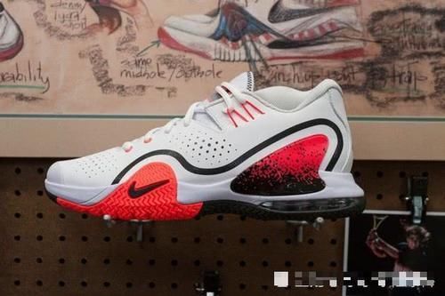  『低调』Nike跑鞋迎来新的革命，搭配当家科技气垫，低调发售！