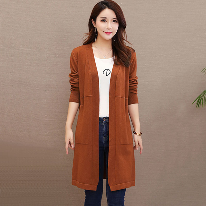 连衣裙已不兴了!现在主流行开衫+小脚裤，洋气大方，女人味十足