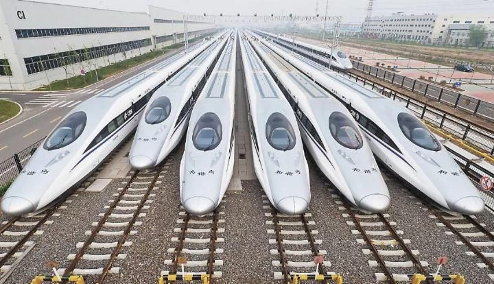 中国高铁到底有多耗电? 网友: 一直在亏损, 我信了