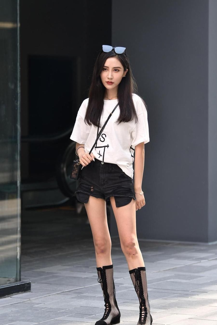 每一位穿着短裤的姑娘, 都会有自己的独特搭配魅力