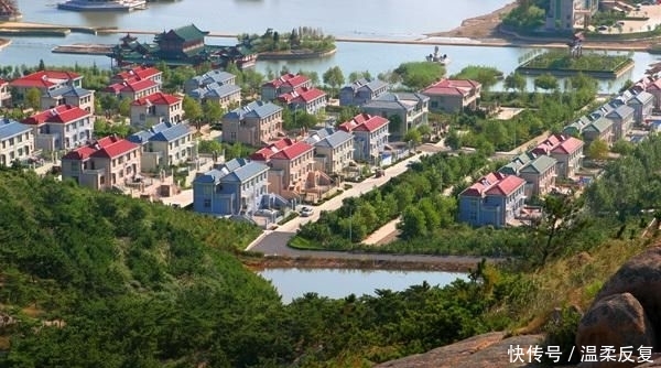 中国“最富有”的村庄，看病、教育全免费，人均收入25万还住别墅