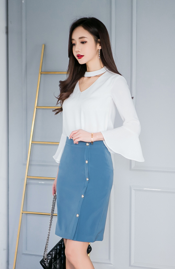 女神孙允珠，白皙朝梦清露炼乳环领荷叶裙