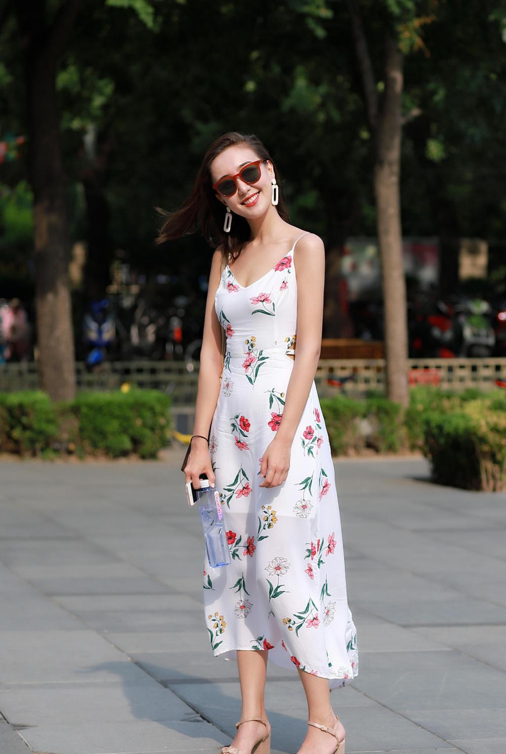 时尚街拍: 如果看厌了朋友圈里的美女? 那来看看三里屯的妹子吧!