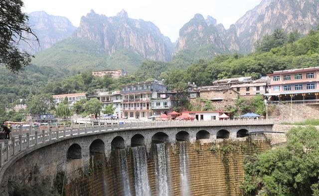 探访山西井底村挂壁公路，最后一条可自驾通行且不收费的挂壁公路