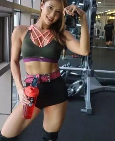 女生什么样的身材才叫好？这种天使面庞，魔鬼身材，最符合大众审