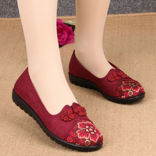 今年的老北京布鞋又火了，清凉舒适不累脚，洋气的不要不要