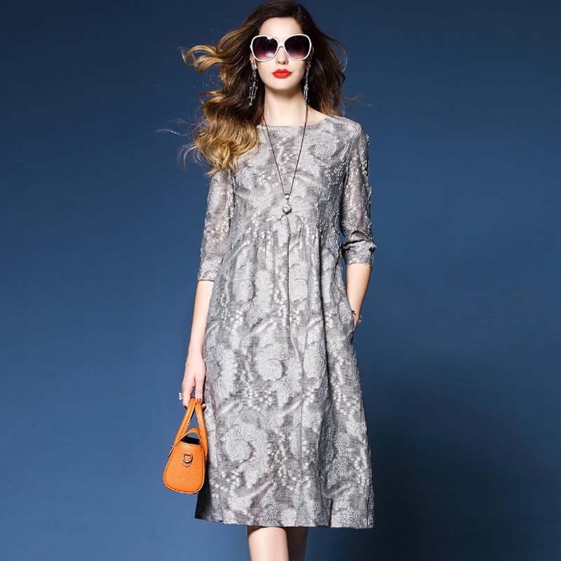 表姐结婚，妈妈就穿这种高贵裙，档次还显嫩，大家盛赞好看有眼光