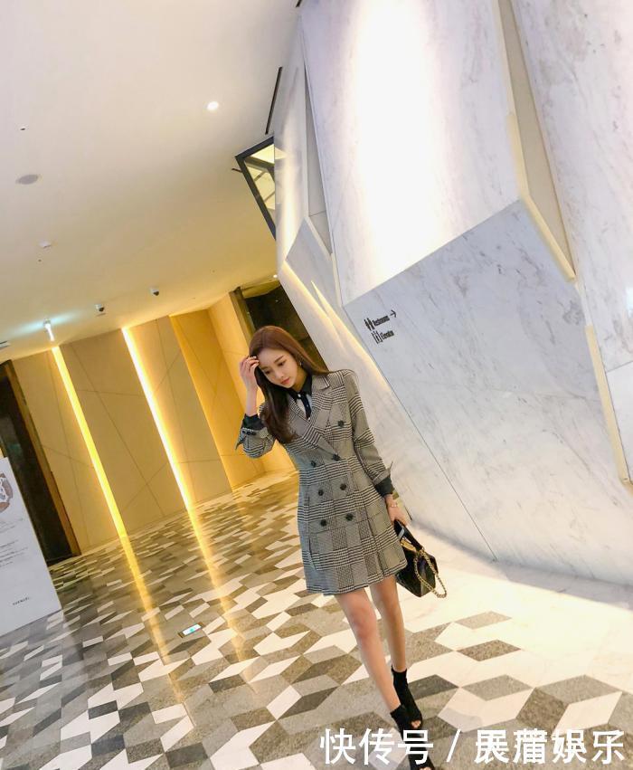  「美女」美女一身小香风穿搭，魅力十足！