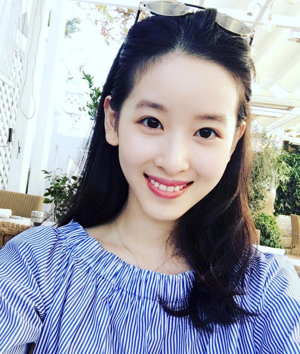 奶茶妹妹的素颜又双叒叕美出新高度!这种素颜和精修没差的颜值究