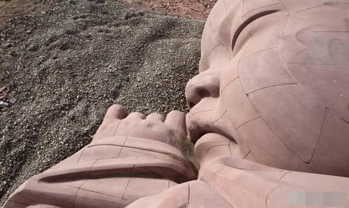 沉睡的沙漠巨婴，以戈壁为床大地为被